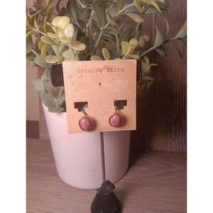 Clip on Classic Pink Stone Gold Tone Earring .5" diameter